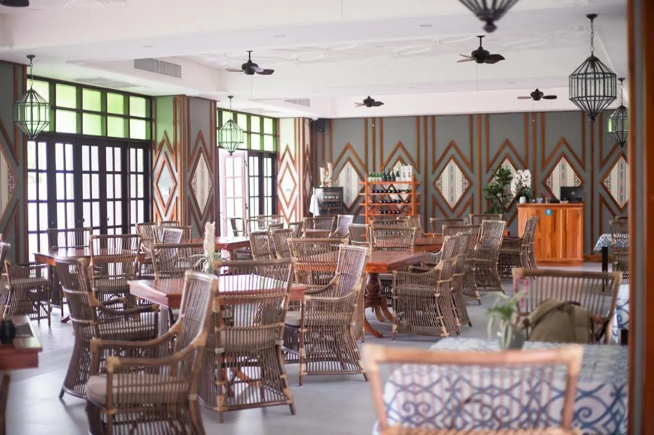 Ang Thong Hotel Luang Prabang 4*,