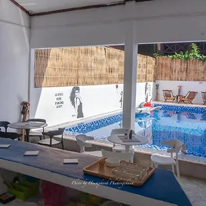 Hotel Little Friendly House With Pool
